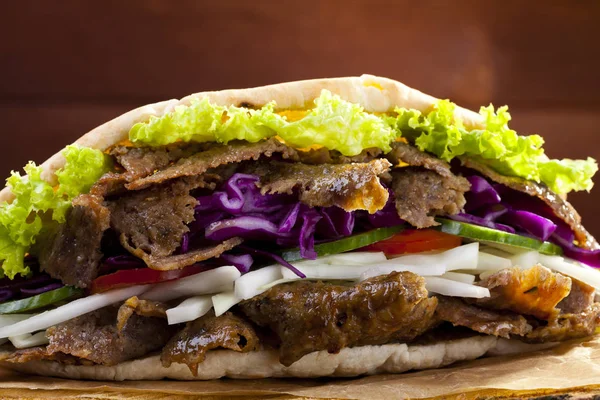 Döner mit Salat im Simba Grill Grevenbroich